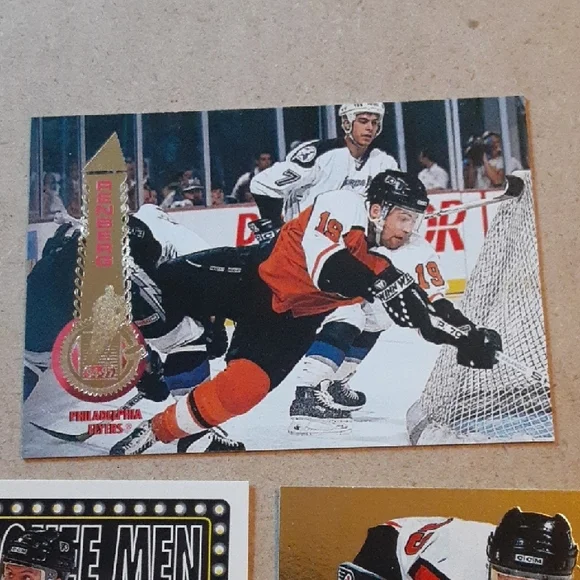 Mikael Renberg Flyers Hockey Cards & Sticker Collection - Picture 16 of 16